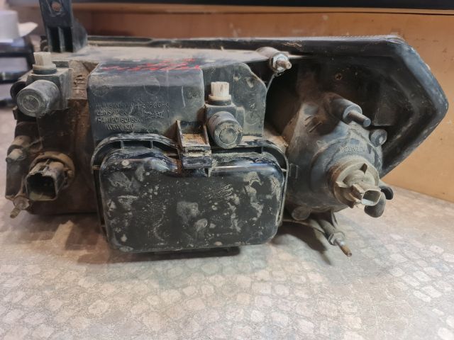 bontott FORD TRANSIT Jobb Fényszóró