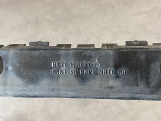 bontott FORD TRANSIT Jobb hátsó Oldal Lökhárító Tartó (Műanyag)