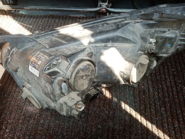 bontott FORD TRANSIT Jobb Ledes Fényszóró