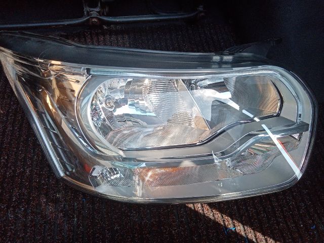 bontott FORD TRANSIT Jobb Ledes Fényszóró