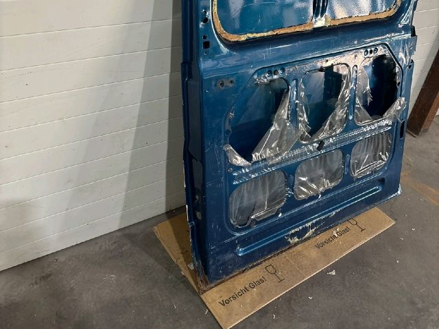 bontott FORD TRANSIT Jobb Tolóajtó (Üres lemez)