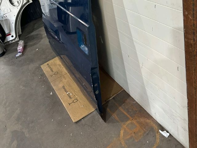 bontott FORD TRANSIT Jobb Tolóajtó (Üres lemez)