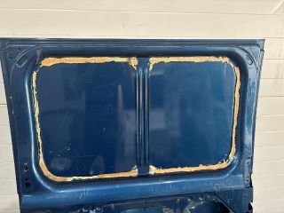 bontott FORD TRANSIT Jobb Tolóajtó (Üres lemez)