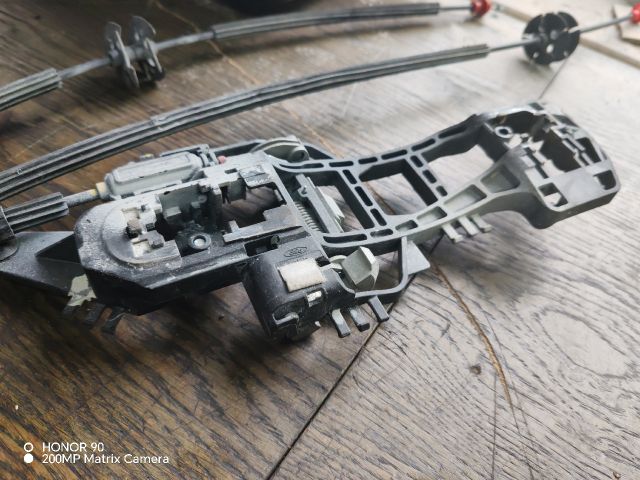 bontott FORD TRANSIT Jobb Tolóajtó Zárszerkezet