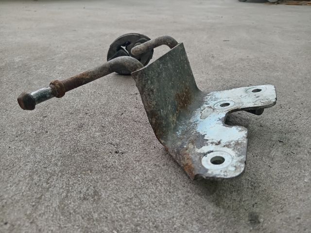 bontott FORD TRANSIT Kipufogó Tartó