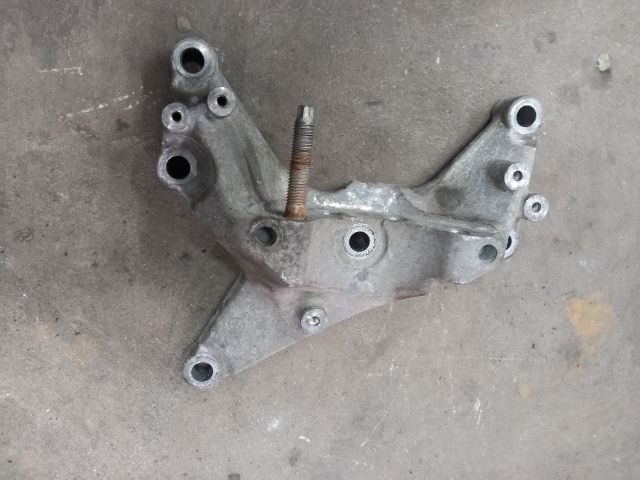 bontott FORD TRANSIT Motor Tartó Bak (Fém)