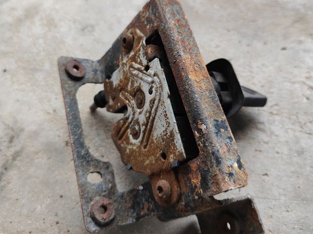 bontott FORD TRANSIT Motorháztető Zárszerkezet