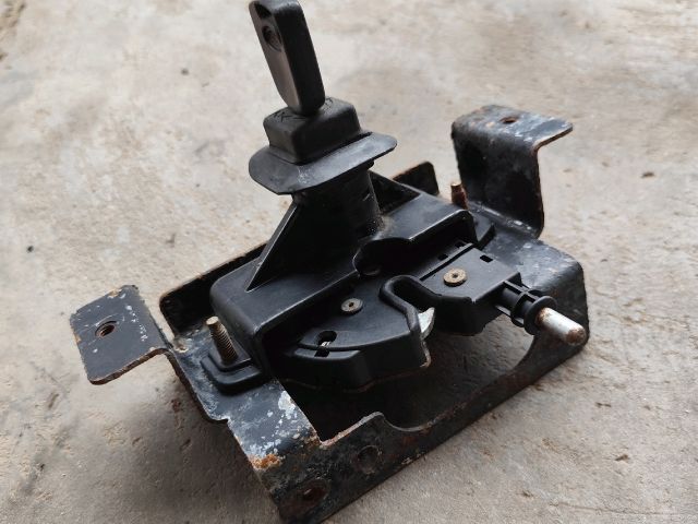 bontott FORD TRANSIT Motorháztető Zárszerkezet