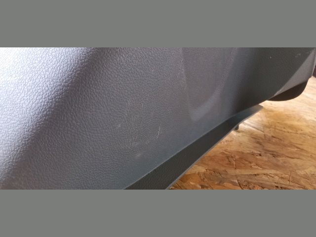 bontott FORD TRANSIT Pohártartó