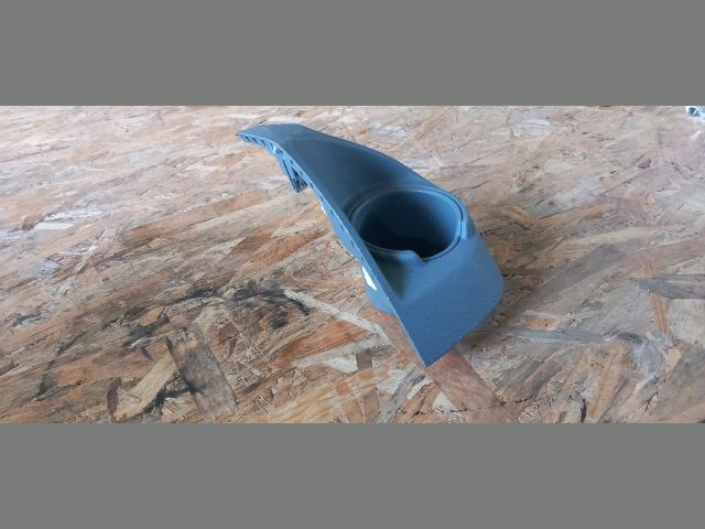 bontott FORD TRANSIT Pohártartó