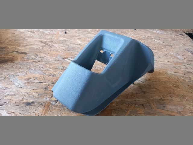 bontott FORD TRANSIT Pohártartó