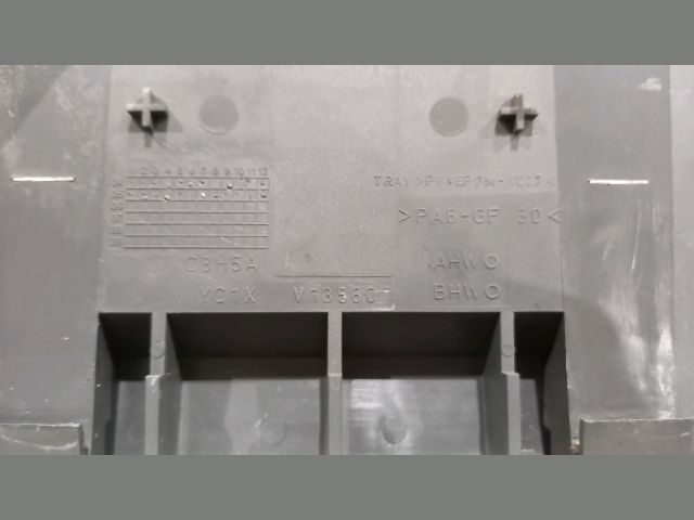 bontott FORD TRANSIT Pohártartó