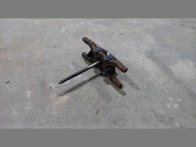 bontott FORD TRANSIT Porlasztó Lefogató