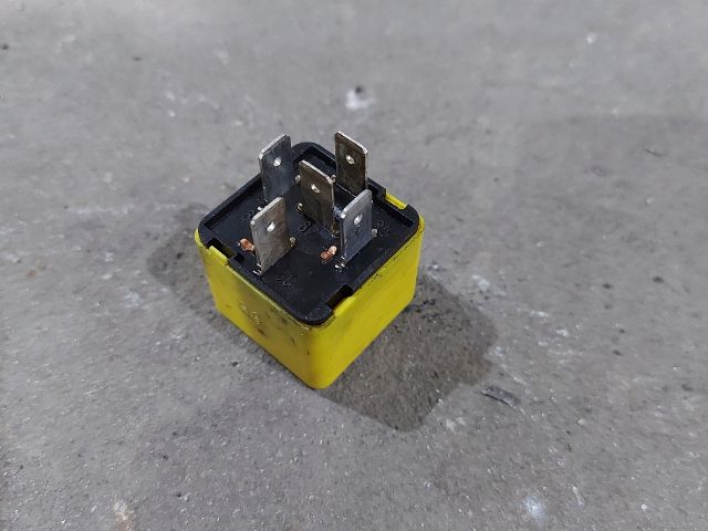 bontott FORD TRANSIT Relé