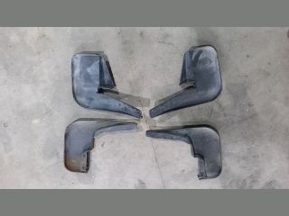 bontott FORD TRANSIT Sárvédő Gumi Szett