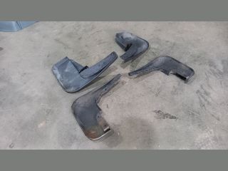 bontott FORD TRANSIT Sárvédő Gumi Szett