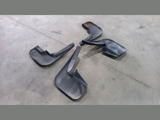 bontott FORD TRANSIT Sárvédő Gumi Szett