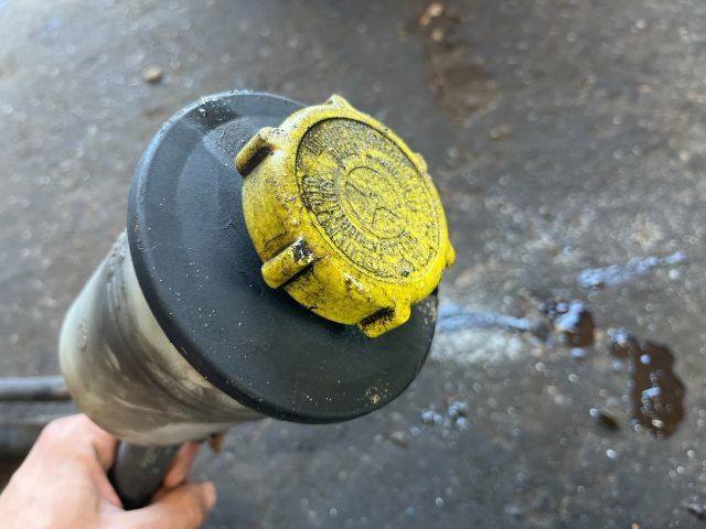 bontott FORD TRANSIT Szervóolaj Tartály