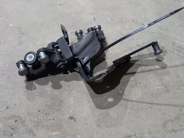 bontott FORD TRANSIT Tolóajtó Sín Görgő Szett