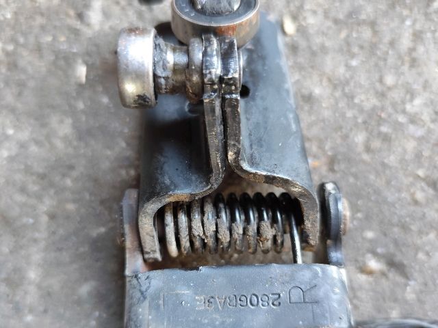 bontott FORD TRANSIT Tolóajtó Sín Görgő Szett