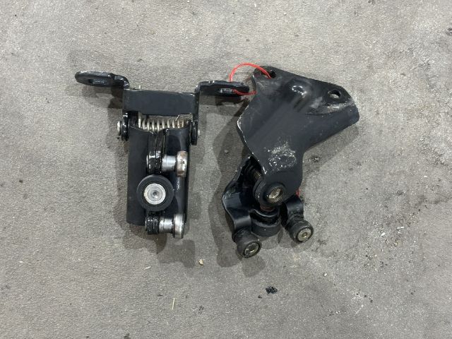 bontott FORD TRANSIT Tolóajtó Sín Görgő Szett