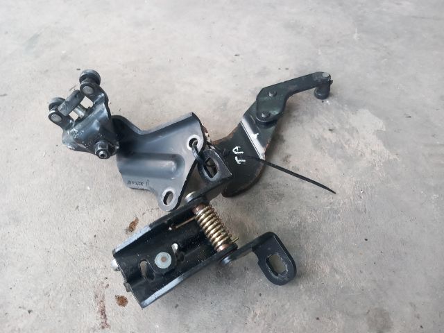 bontott FORD TRANSIT Tolóajtó Sín Görgő