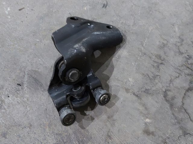 bontott FORD TRANSIT Tolóajtó Sín Görgő