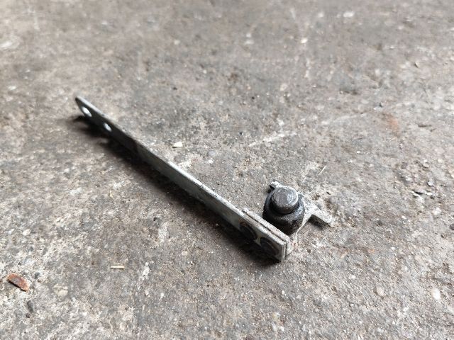 bontott FORD TRANSIT Tolóajtó Sín Görgő