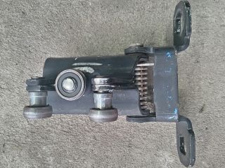 bontott FORD TRANSIT Tolóajtó Sín Görgő