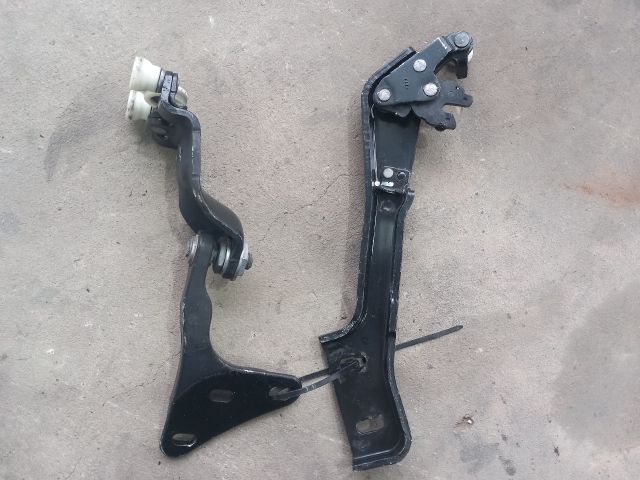 bontott FORD TRANSIT Tolóajtó Sín Görgő