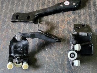 bontott FORD TRANSIT Tolóajtó Sín Görgő