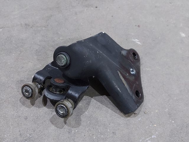 bontott FORD TRANSIT Tolóajtó Sín Görgő