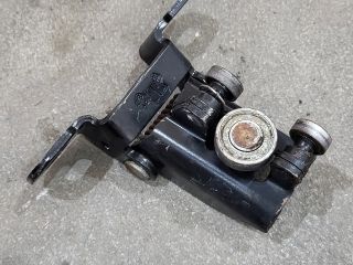 bontott FORD TRANSIT Tolóajtó Sín Görgő