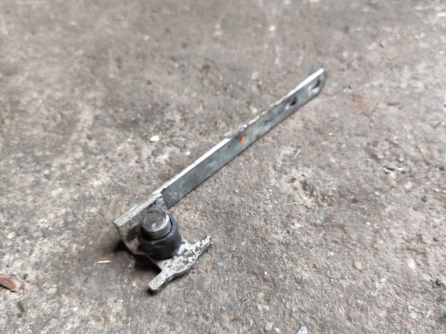 bontott FORD TRANSIT Tolóajtó Sín Görgő