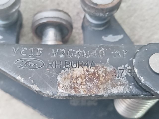 bontott FORD TRANSIT Tolóajtó Sín Görgő