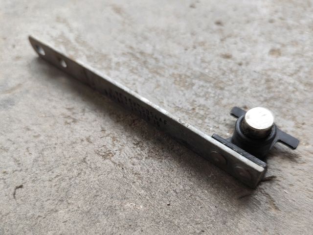 bontott FORD TRANSIT Tolóajtó Sín Görgő