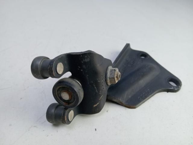 bontott FORD TRANSIT Tolóajtó Sín Görgő