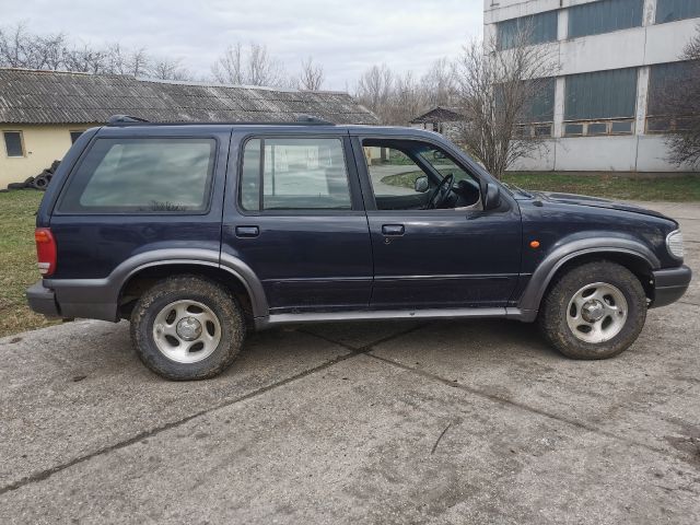 bontott FORD USA EXPLORER Első Lökhárító (Részeivel)