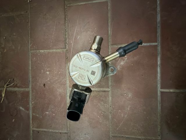 bontott FORD USA MUSTANG VI Üzemanyag Szivattyú