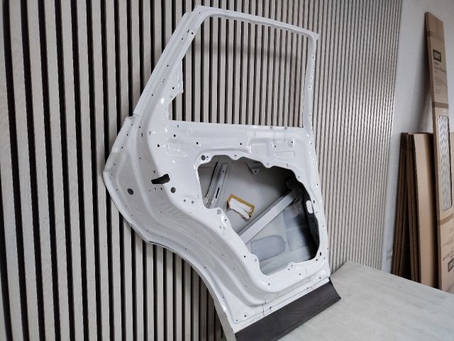 bontott GENESIS GV80 Bal hátsó Ajtó (Üres lemez)