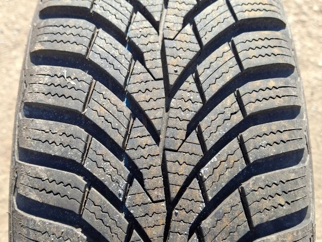 bontott   Gumiabroncs (1 db)