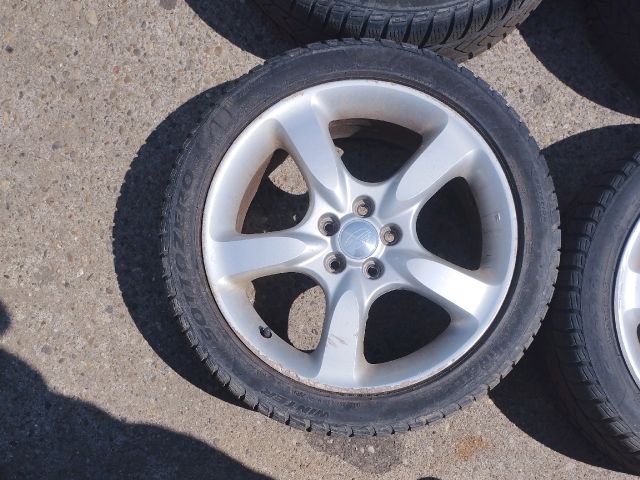 bontott   Gumiabroncs Szett