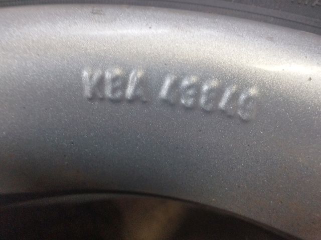 bontott   Gumiabroncs Szett