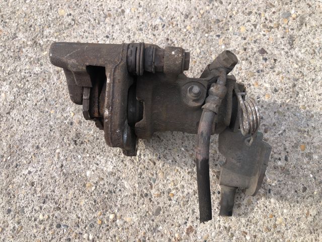 bontott HONDA ACCORD Jobb hátsó Féknyereg Munkahengerrel