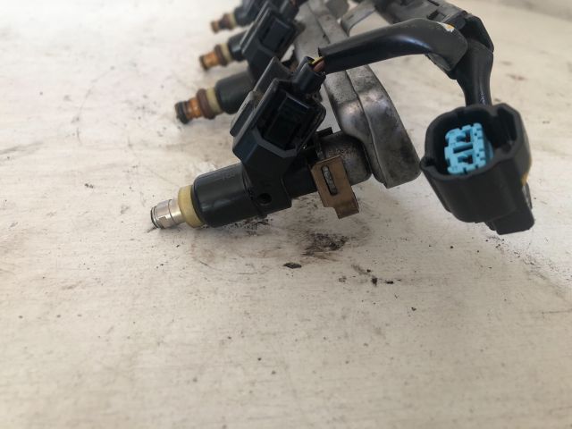 bontott HONDA ACCORD Porlasztó Sor / Híd