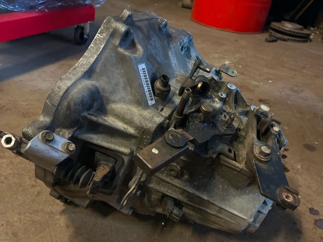 bontott HONDA ACCORD Váltó (Mechanikus)