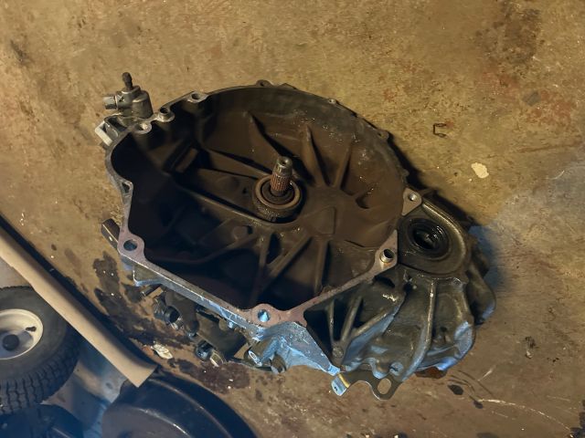 bontott HONDA ACCORD Váltó (Mechanikus)