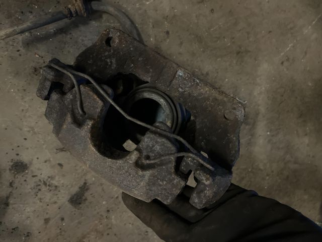 bontott HONDA ACCORD Bal első Féknyereg Munkahengerrel