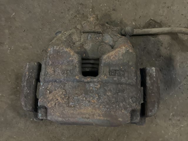 bontott HONDA ACCORD Bal első Féknyereg Munkahengerrel