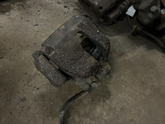 bontott HONDA ACCORD Bal első Féknyereg Munkahengerrel